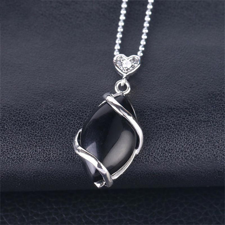 Collana con ciondolo in pietra di cristallo naturale con motivo a marquise Buddha Stones
