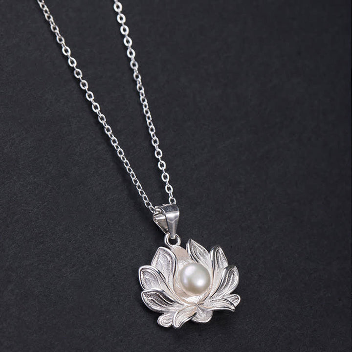 Collana con ciondolo a forma di fiore di loto in argento sterling 925 con Buddha Stones e perle - image 4