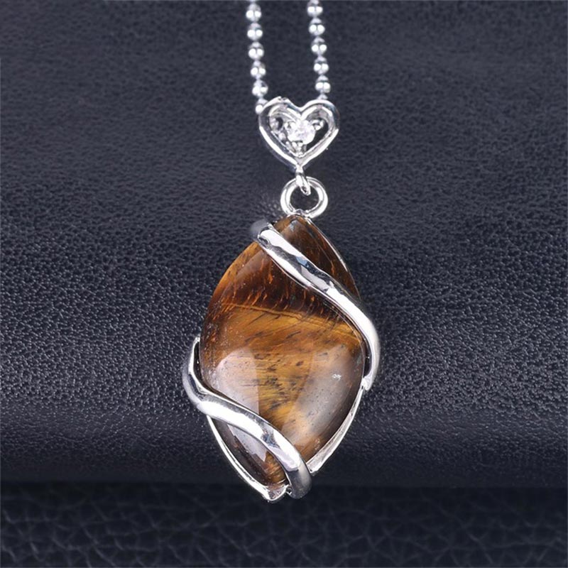 Collana con ciondolo in pietra di cristallo naturale con motivo a marquise Buddha Stones