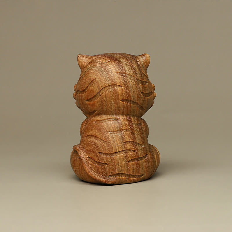 Buddha Stones Piccole Tigre di Sandalo Verde Inciso Decorazioni per Scrivania Positive