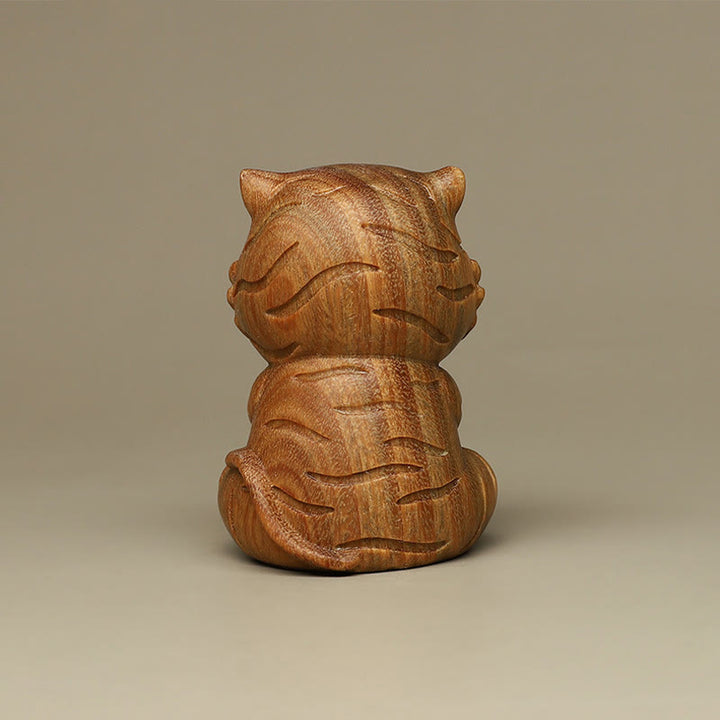 Buddha Stones Piccole Tigre di Sandalo Verde Inciso Decorazioni per Scrivania Positive