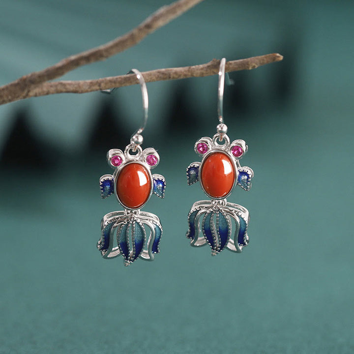 Orecchini pendenti a forma di pesce carino con agata rossa, giada bianca e argento sterling 925