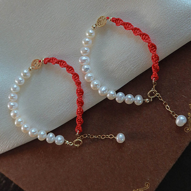 Braccialetto con treccia rossa e perle placcate in oro 14K e protezione dalla fortuna