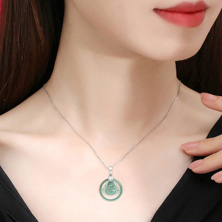 Collana con ciondolo a forma Buddha Stones Buddha con ciondolo a forma di Buddha che ride, in argento sterling 925, giada naturale rotonda