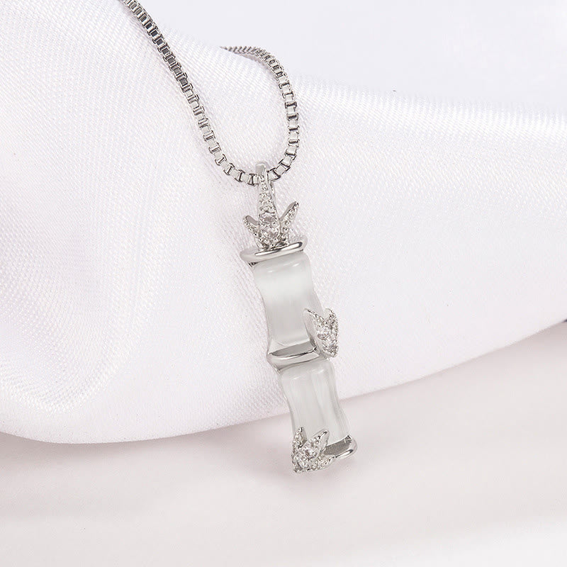 Collana con Buddha Stones, calcedonio e bambù, modello Harmony