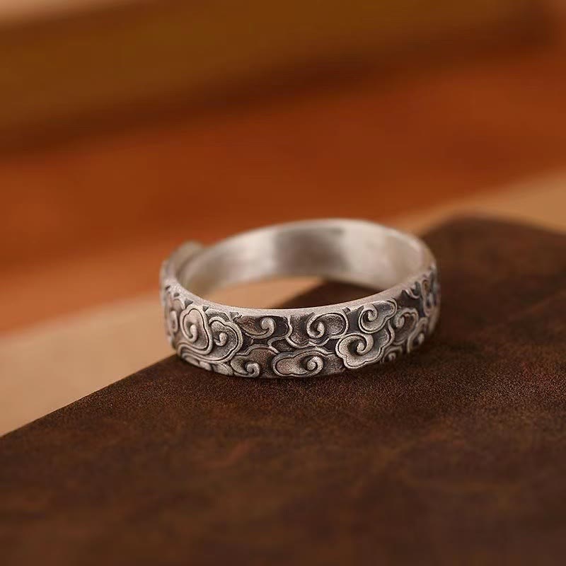 Anello portafortuna con motivo nuvole di buon auspicio vintage Buddha Stones