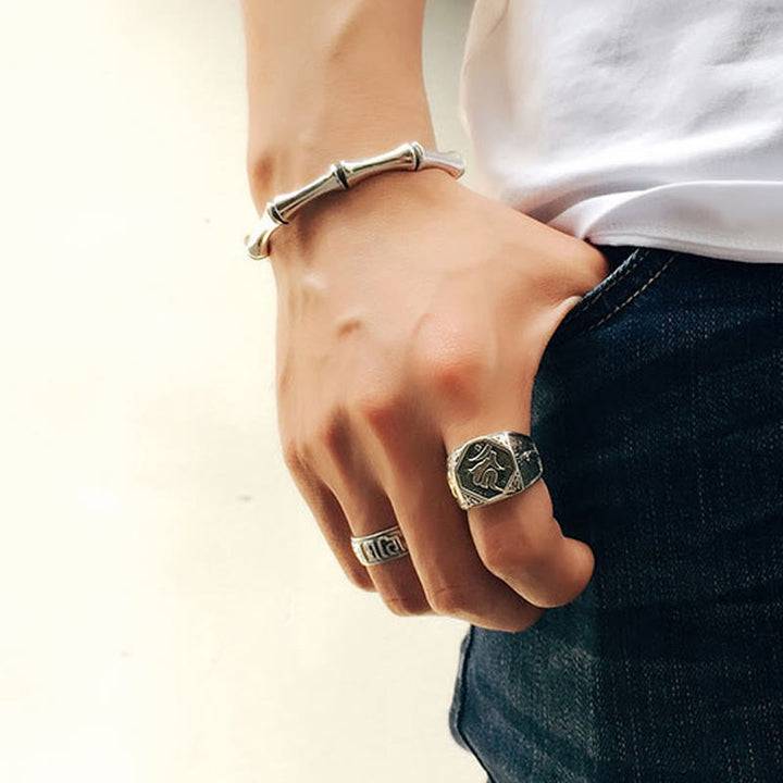 Anello regolabile con protezione intagliata in argento sterling 925 con design sanscrito Buddha Stones