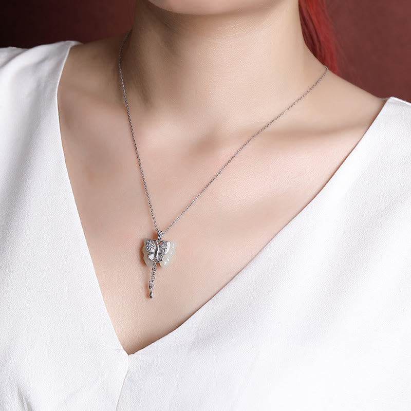 Collana con ciondolo a forma di farfalla in giada bianca Hetian, placcata in argento sterling 925, con Buddha Stones e ciondolo a forma di farfalla in giada bianca Hetian.