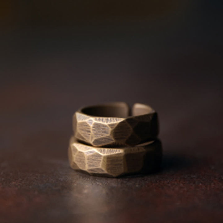 Anello di ricchezza in rame con design semplice tibetano Buddha Stones