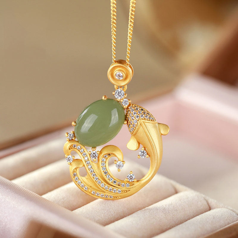 Collana con ciondolo calmante con pesce koi in giada ciano e Buddha Stones - image 8