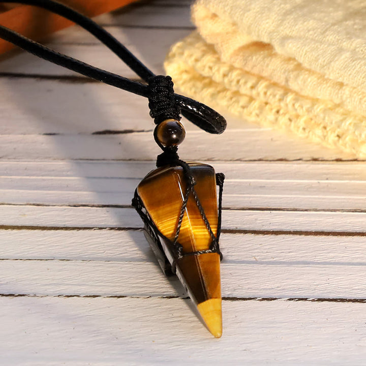 Collana con ciondolo a punta in pietra naturale Buddha Stones