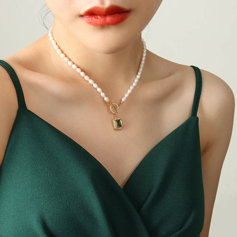 Collana con ciondolo con ciondolo di perle e zirconi della ricchezza