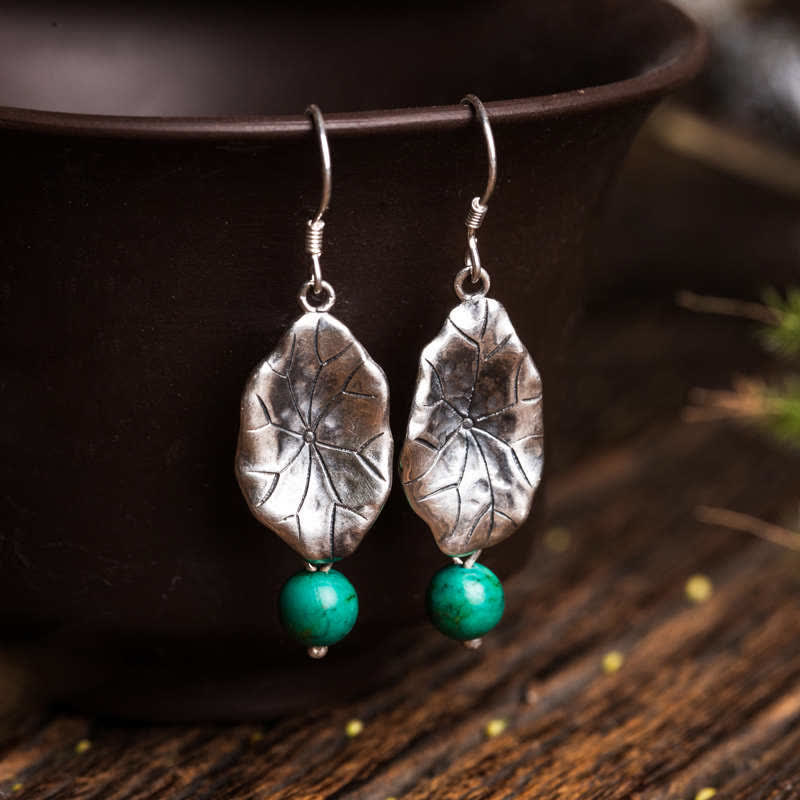 Orecchini pendenti con protezione a forma di foglia di loto turchese in argento sterling 925 Buddha Stones - Turchese e argento sterling 925 - image 0