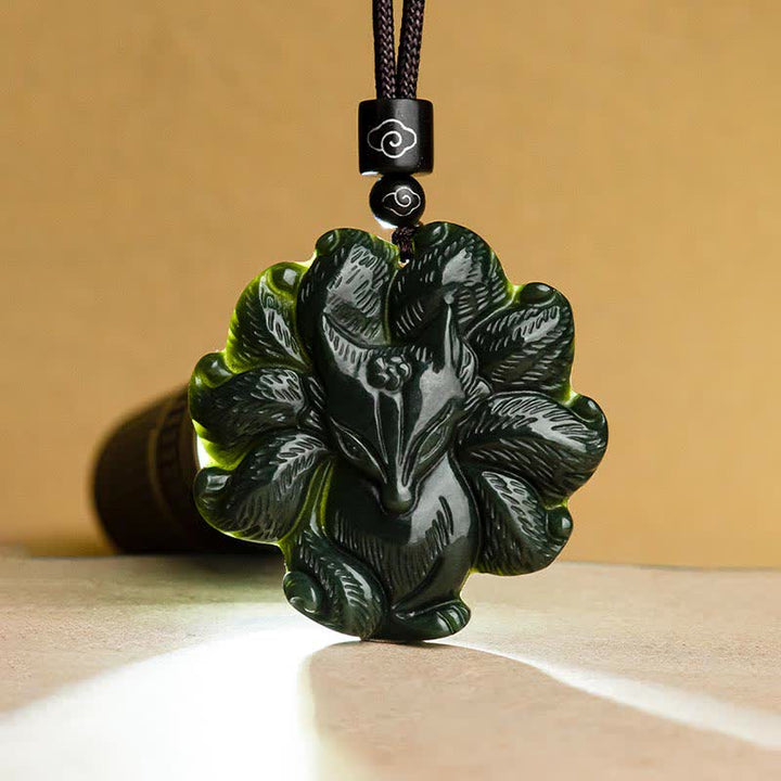 Collana con ciondolo a forma di volpe a nove code in giada ciano di Hetian