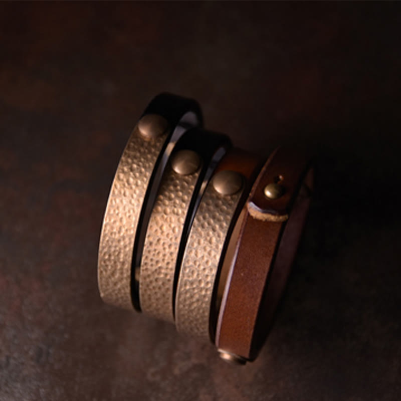 Braccialetto di ricchezza in pelle di ottone di rame con texture fatta a mano vintage Buddha Stones