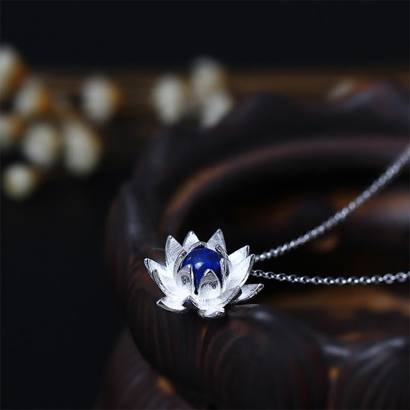 Collana con ciondolo a forma di fiore di loto in argento sterling 925 con pietre Buddha Stones e lazurite - Argento Sterling 925 e Lazurite - image 1