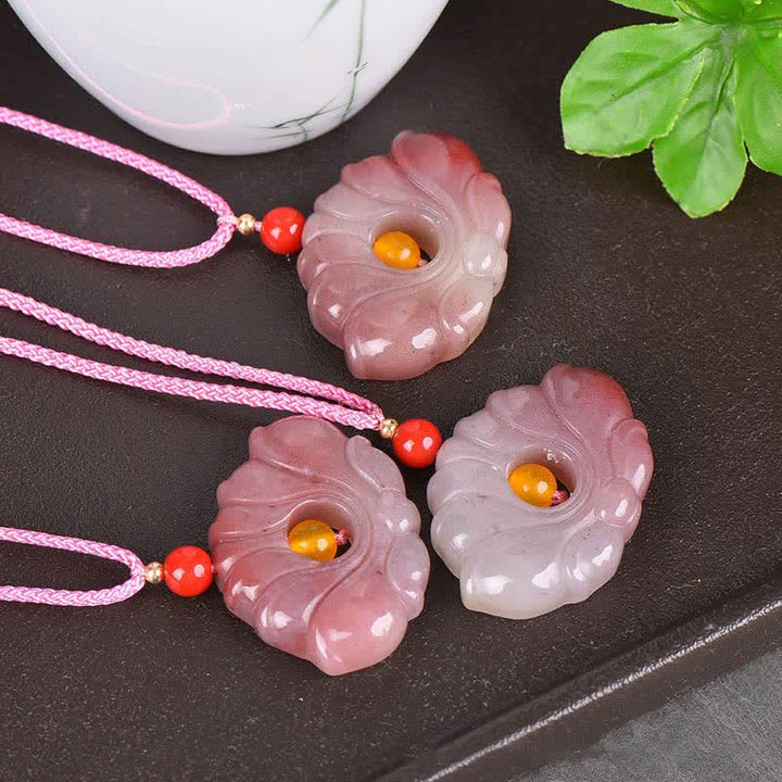 Collana con ciondolo di fiori di loto in giada di seta dorata rosa e ricchezza