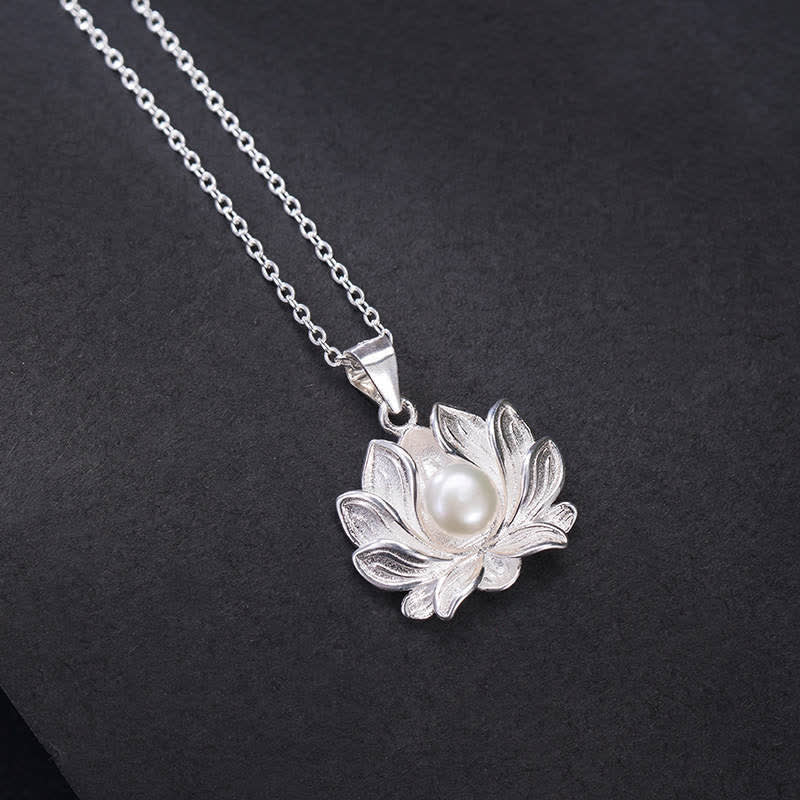 Collana con ciondolo a forma di fiore di loto in argento sterling 925 con Buddha Stones e perle - Perla (Felicità ♥ Calma) - image 1