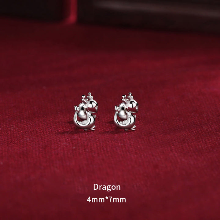 Orecchini a bottone con protezione dalla fortuna e design dell'anno del drago in argento sterling 925 Buddha Stones