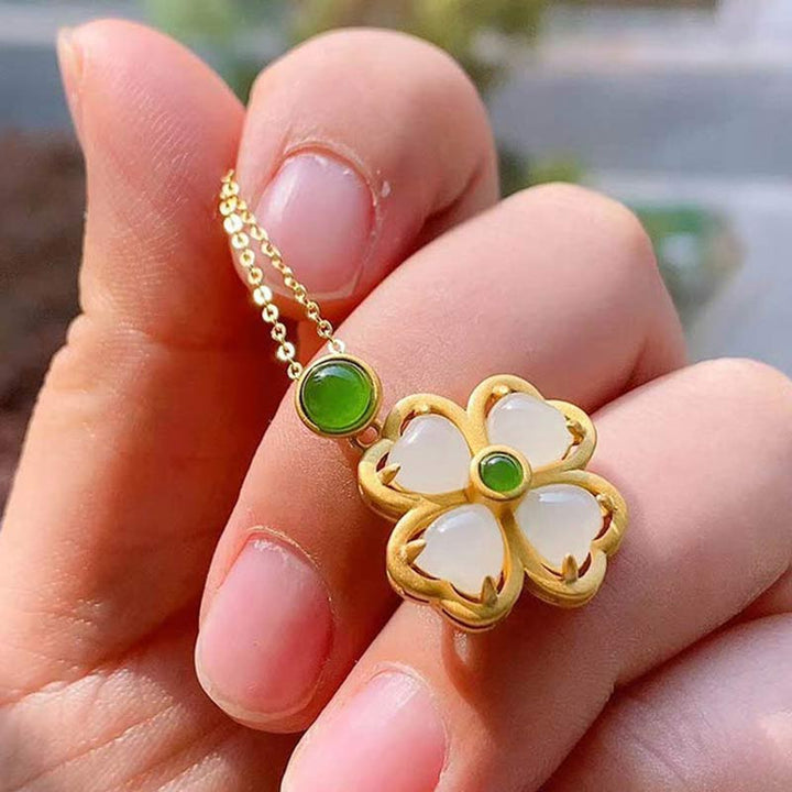 Collana con ciondolo a forma di quadrifoglio fortunato in argento sterling 925 Buddha Stones, giada e prosperità