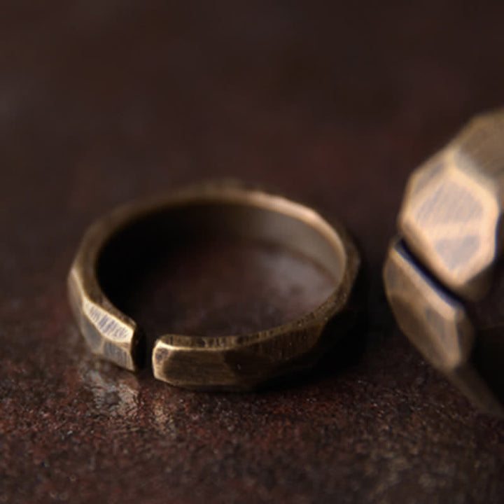 Anello di ricchezza in rame con design semplice tibetano Buddha Stones