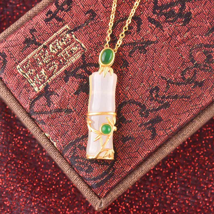 Collana con ciondolo di protezione in giada bianca e giada ciano con Buddha Stones e bambù