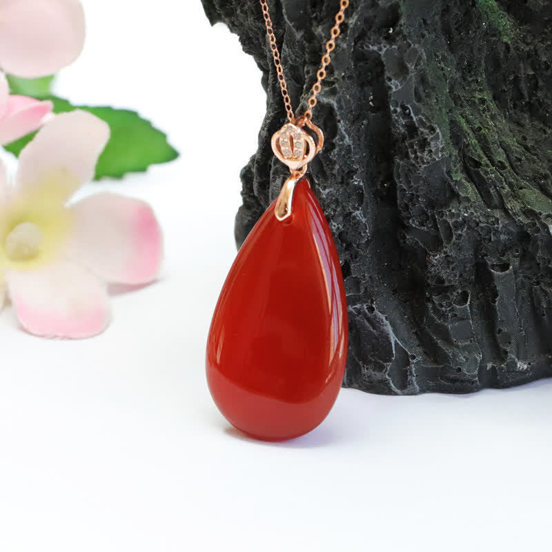 Collana con ciondolo in argento sterling 925 con goccia d'acqua e agata rossa Confidence