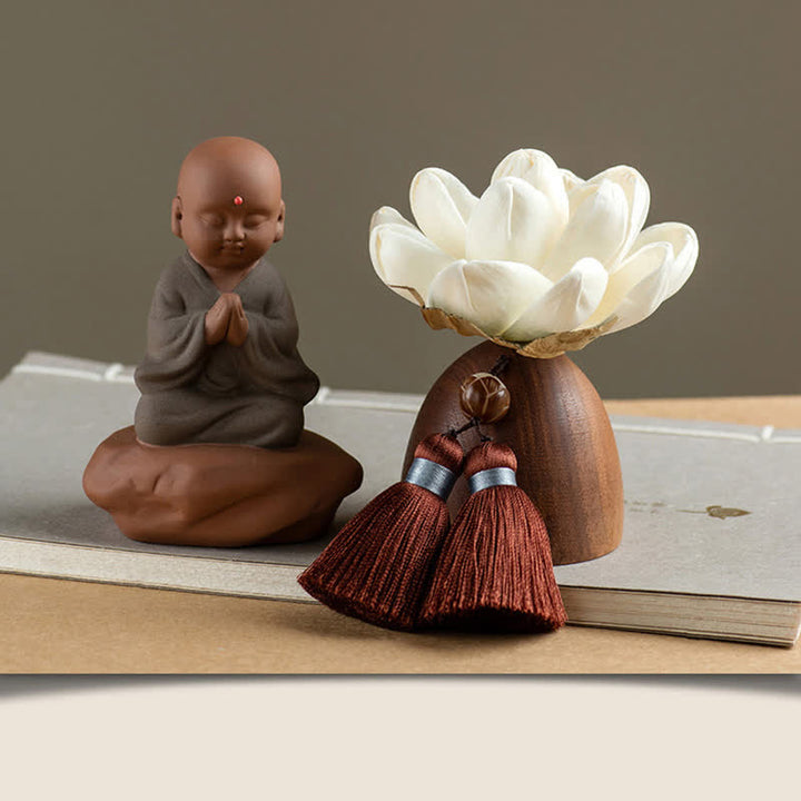 Decorazione di cura calma con fiore di Buddha in legno di pesca nera - Piccolo monaco in preghiera - image 16