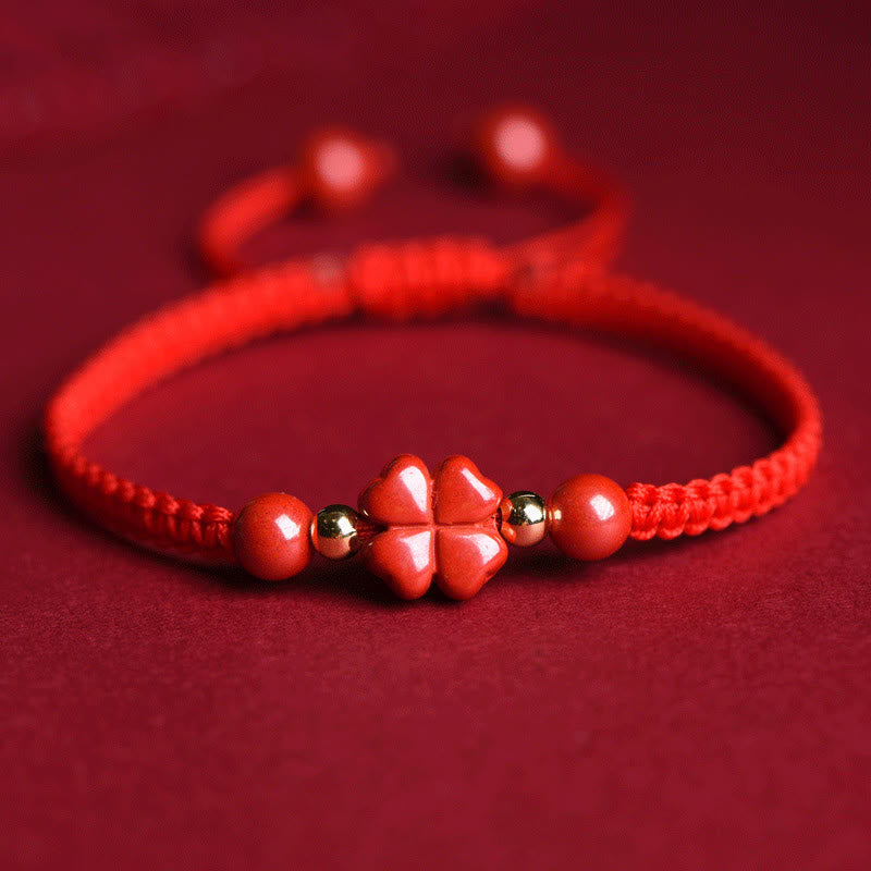 Buddha Stones Quadrifoglio Fiore a cinque petali Cinabro Benedizione Braccialetto con filo rosso