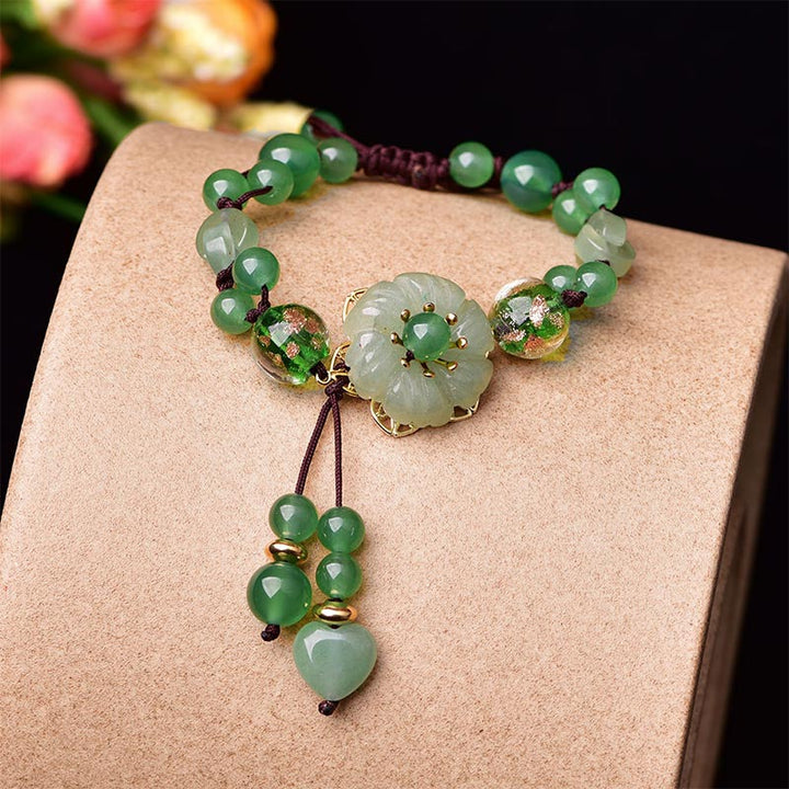 Braccialetto con fiori pendenti in giada verde naturale Buddha Stones Luck