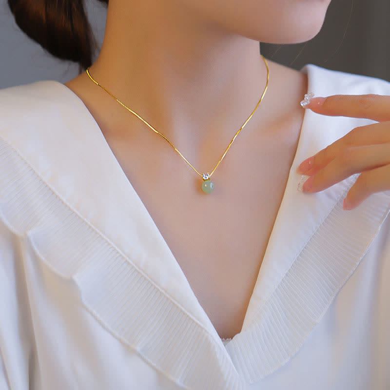 Collana con ciondolo a catena con perline portafortuna in giada Buddha Stones