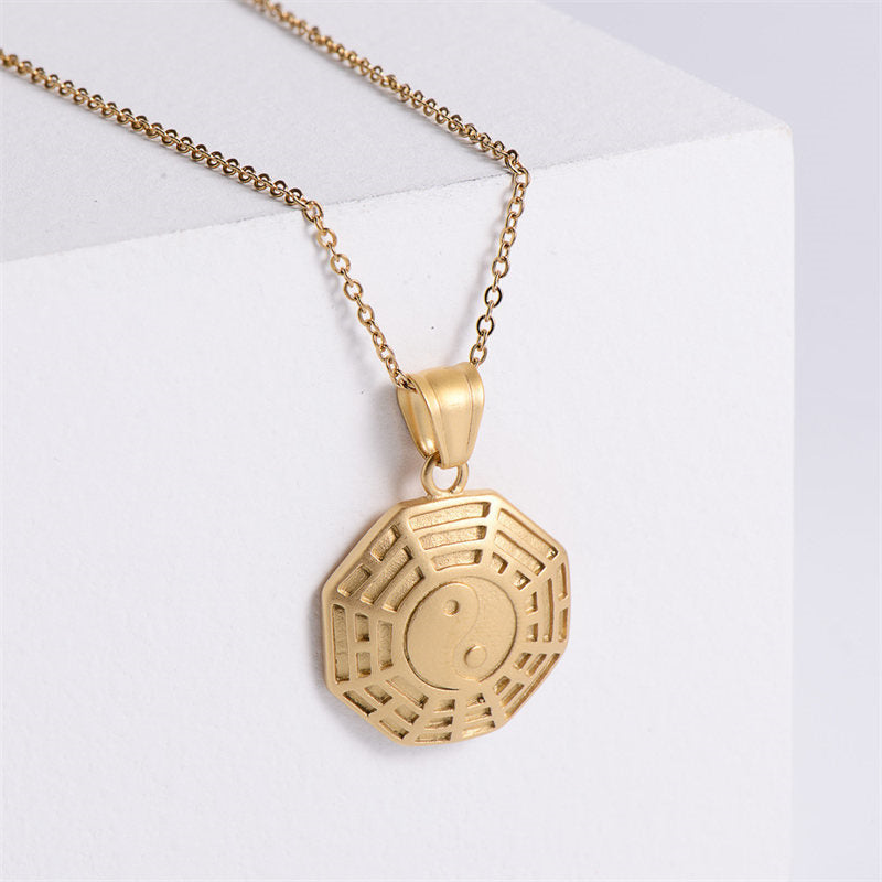 Collana con ciondolo a catena in acciaio al titanio e bilancia Bagua Yin Yang - image 2