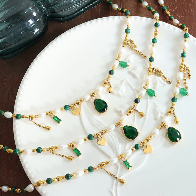 Collana con ciondolo in perle e zirconi turchese calmo
