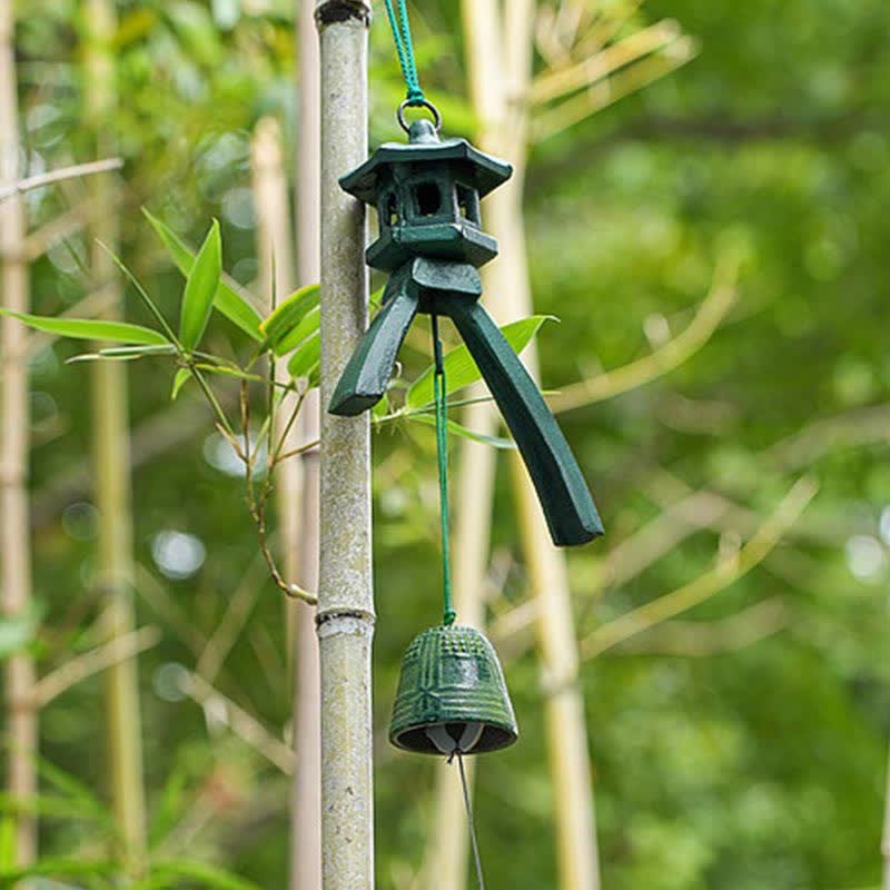 Campanello di buon auspicio appeso al muro, decorazione fatta a mano per la casa