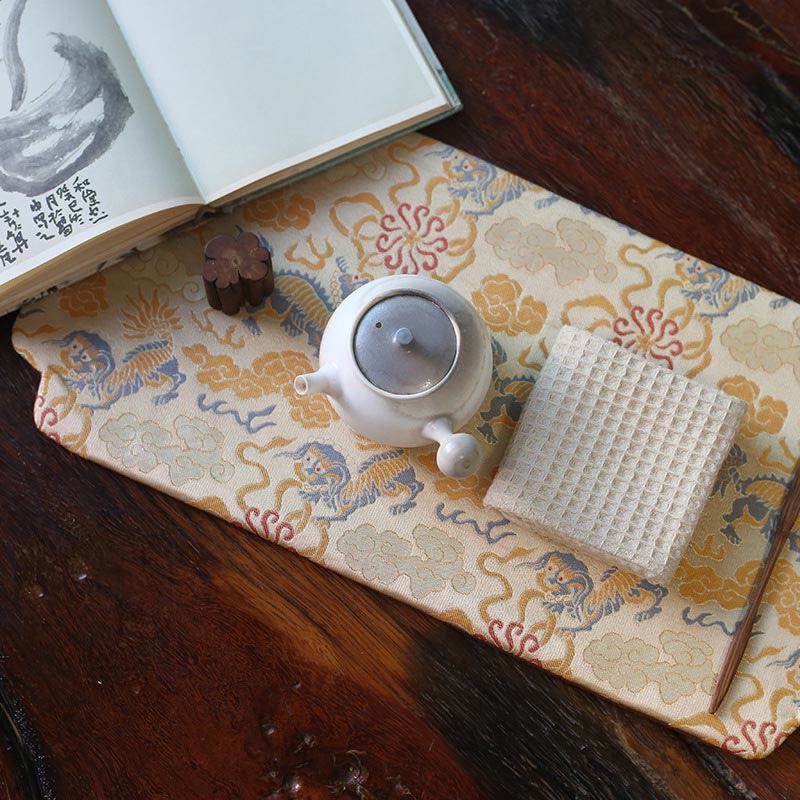 Elegante sottobicchiere per tazza da tè con motivo broccato floreale