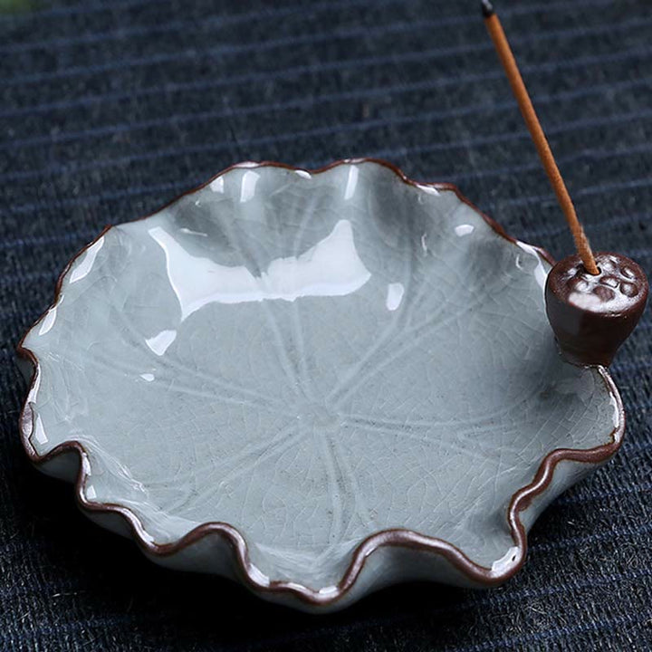 Bruciatore di incenso spirituale a riflusso quadrato in ceramica con fiore di prugna di loto