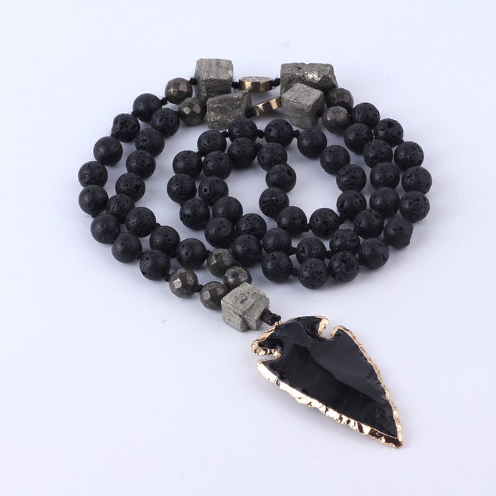 Collana con ciondolo a freccia in pietra lavica naturale con Buddha Stones e yoga