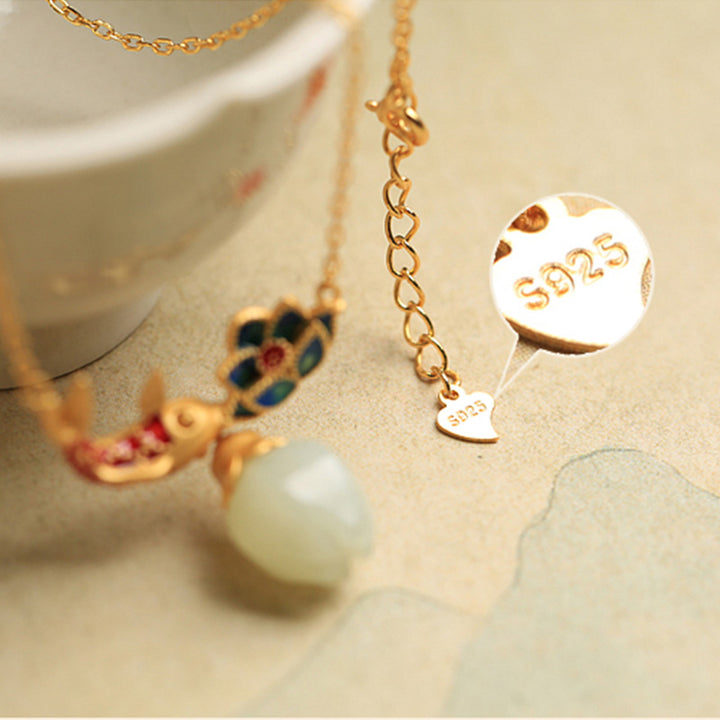 Collana con ciondolo di protezione in argento sterling 925 con pesce koi in giada bianca e Buddha Stones - image 7