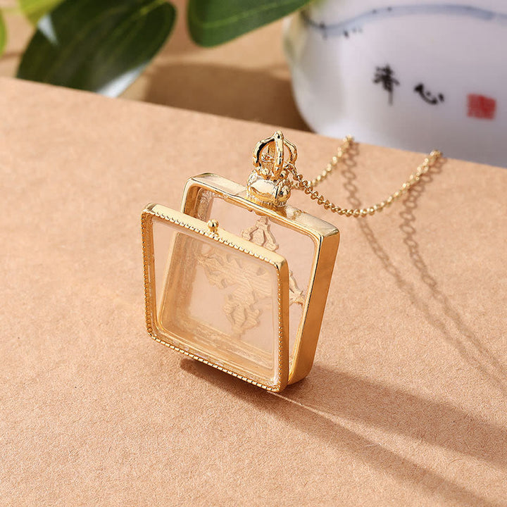 Collana con ciondolo portafortuna con protezione Dorje doppio in giada bianca placcata in oro 24K