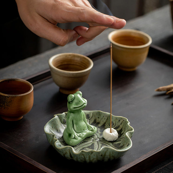 Buddha Stones Foglia Meditazione Rana Modello Guarigione Ceramica Bruciatore Incenso Decorazione