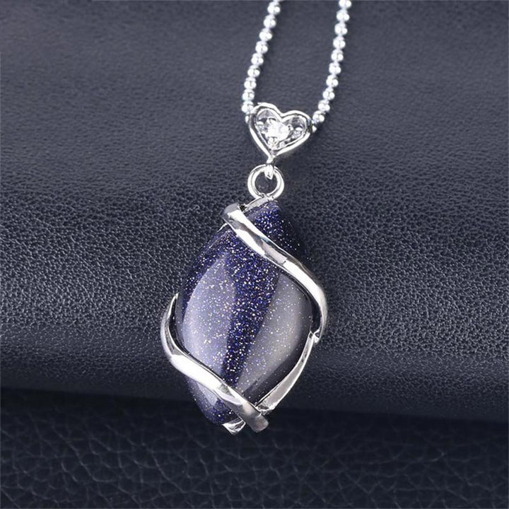 Collana con ciondolo in pietra di cristallo naturale con motivo a marquise Buddha Stones