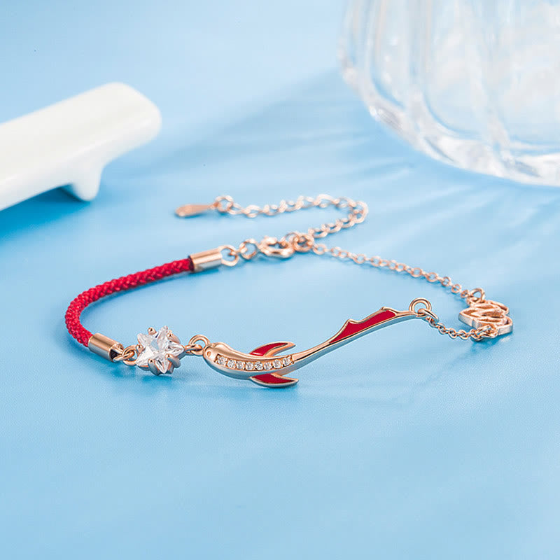 Braccialetto in corda rossa intrecciata con stella di loto e pesce koi in argento sterling 925 Buddha Stones