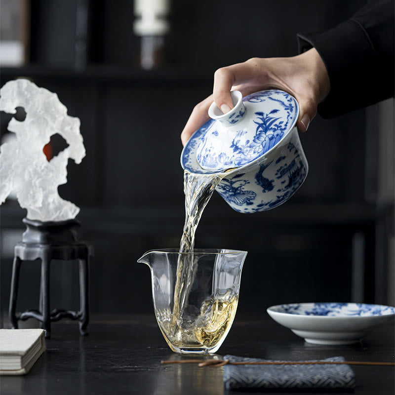 Buddha Stones Blu e Bianco Porcellana Loto Koi Pesce Danza del Leone Anguria Ceramica Gaiwan Sancai Tazza da Tè Kung Fu Tazza da Tè e Piattino con Coperchio 300ml