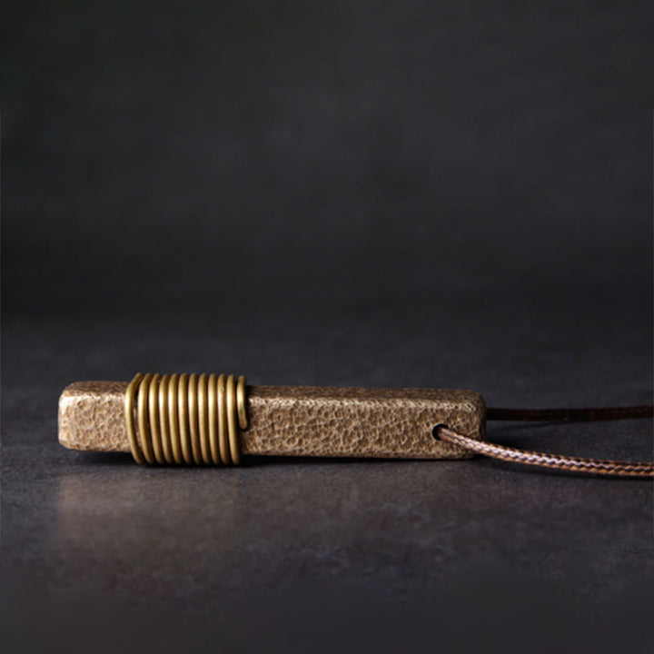 Collana con ciondolo in ottone e rame con design testurizzato vintage, simbolo della ricchezza, Buddha Stones - image 2