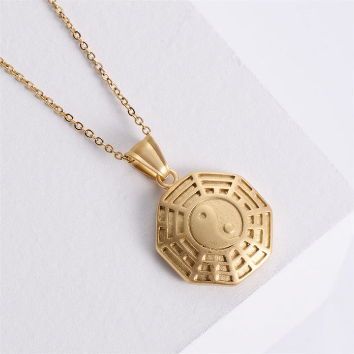 Collana con ciondolo a catena in acciaio al titanio e bilancia Bagua Yin Yang - Oro - image 1