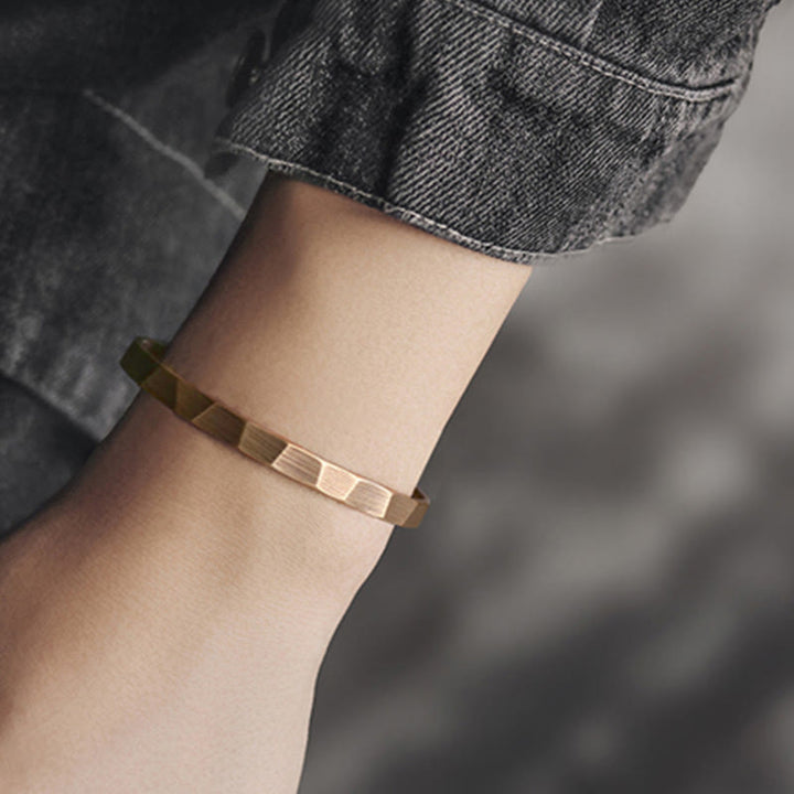 Bracciale regolabile con polsino in rame con design rustico vintage Wealth