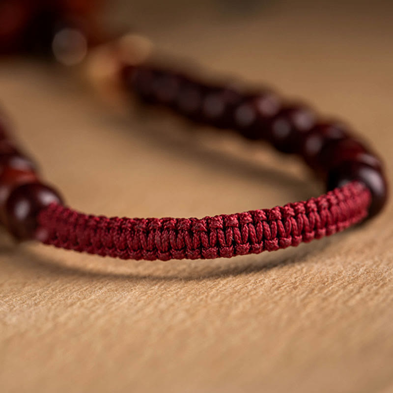 Buddha Stones tibetane piccole foglie di sandalo rosso loto cinabro bustina protezione nappa auto decorazione appesa