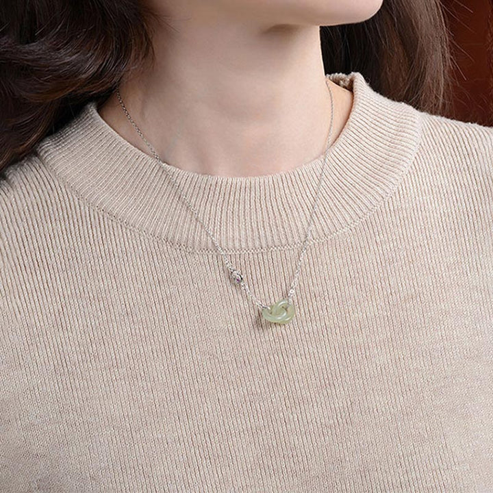 Collana con ciondolo a forma di catena con ciondolo rotondo in argento sterling 925 con Buddha Stones e giada fortunata e prospera