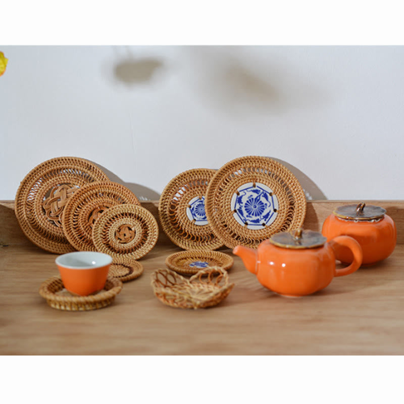 Sottobicchiere per tazza da tè in rattan con motivo floreale in ceramica