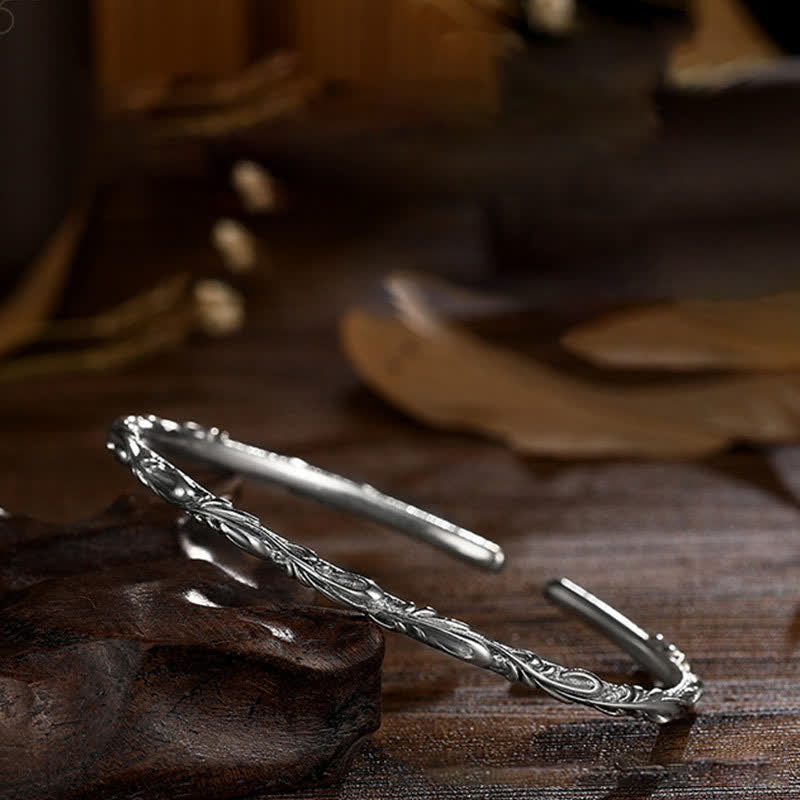 Braccialetto di protezione inciso a mano in argento sterling 925 con Buddha Stones e viticci